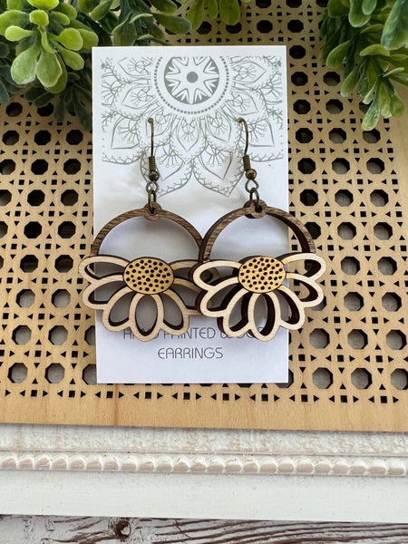 Seasideblooms - Daisy hand painted lightweight maple wood earrings